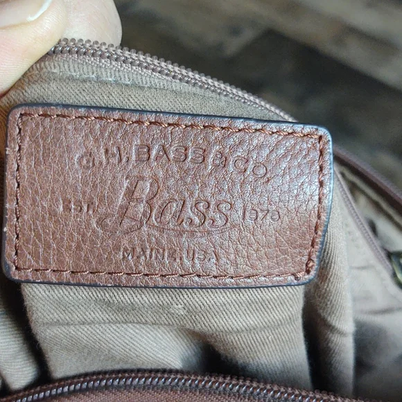 G.H. Bass & Co Brown Leather Crossbody Bag - Picture 6 of 12